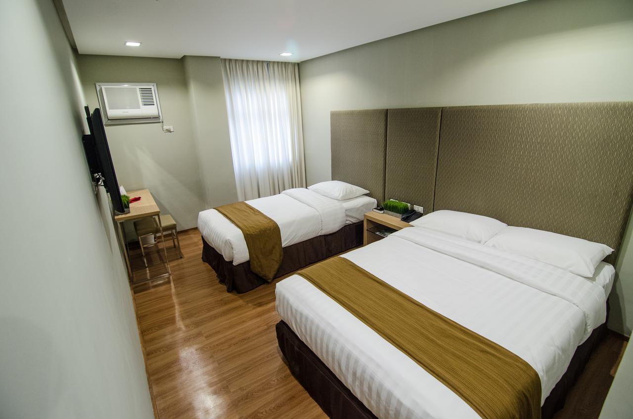 Madison Hotel Phl ايلويلو المظهر الخارجي الصورة