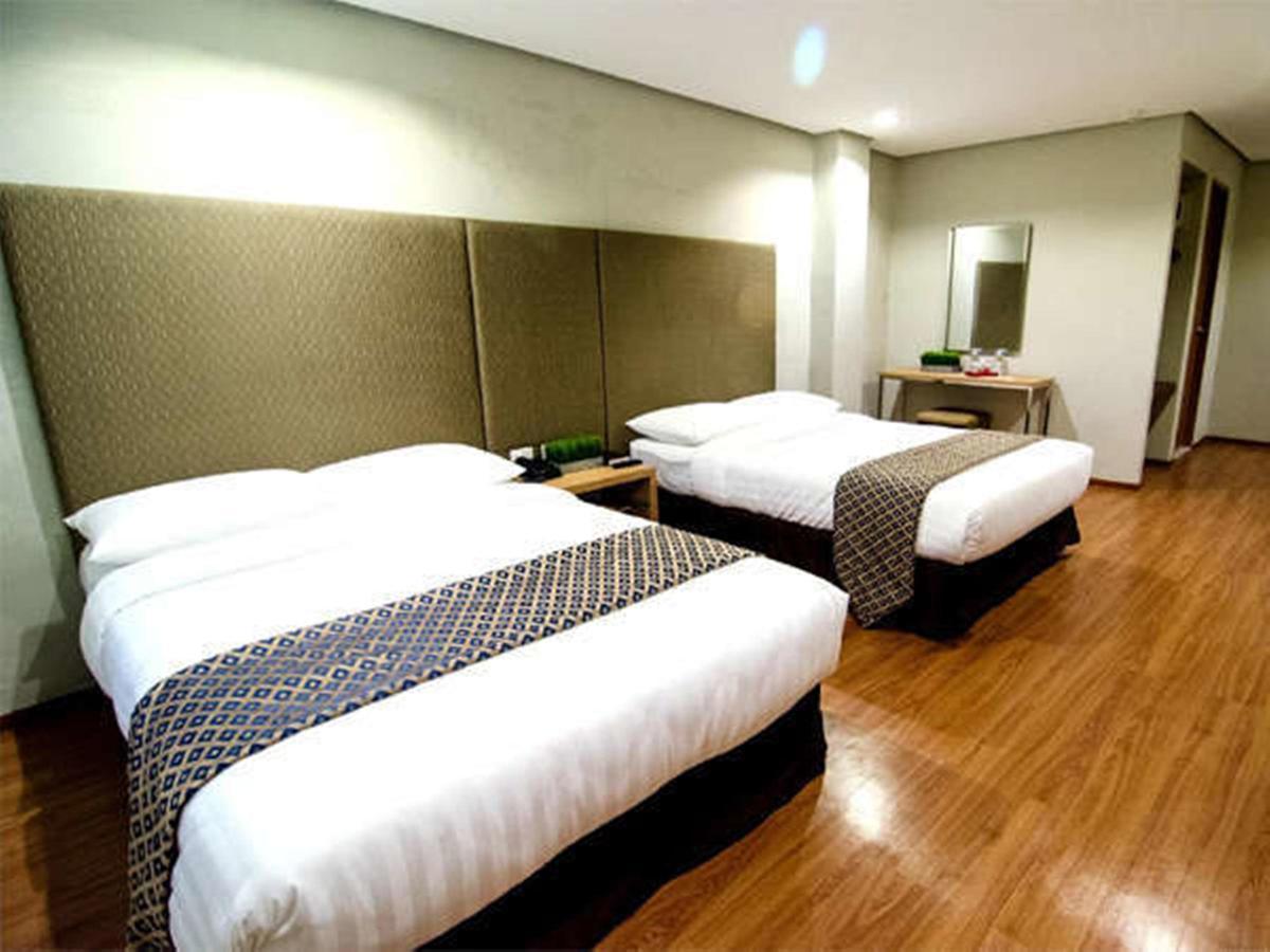 Madison Hotel Phl ايلويلو المظهر الخارجي الصورة
