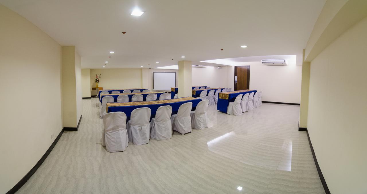 Madison Hotel Phl ايلويلو المظهر الخارجي الصورة